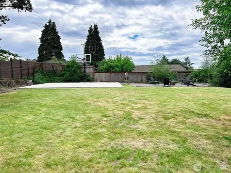 811 Hilltop Avenue Kent WA 98031