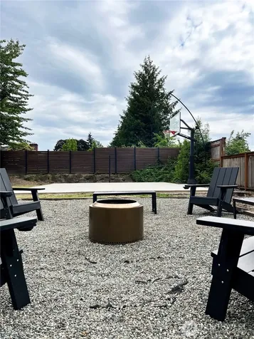 811 Hilltop Avenue Kent WA 98031