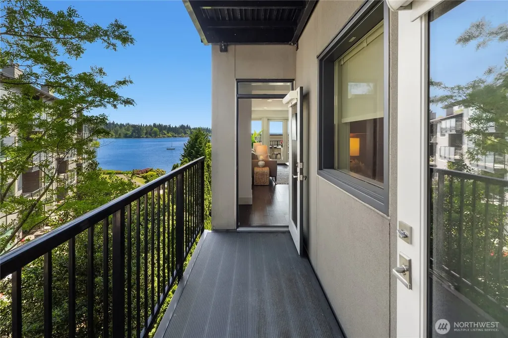 9123 NE Juanita Drive Kirkland WA 98034