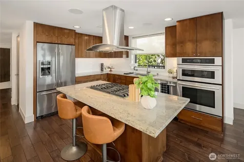 9123 NE Juanita Drive Kirkland WA 98034