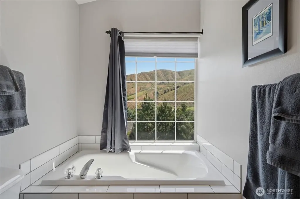 2432 Jeffrey Court Wenatchee WA 98801