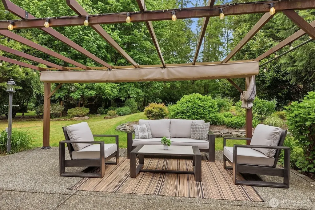 13320 227th Avenue NE Woodinville WA 98077