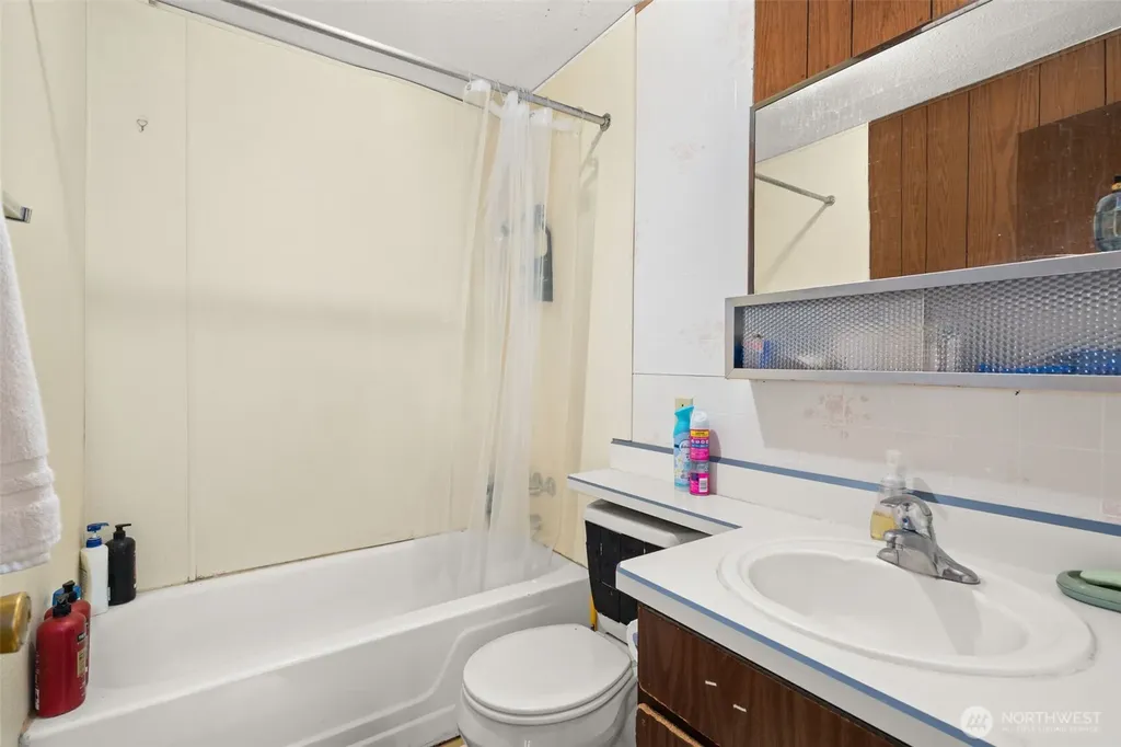 1334 Larch Street Raymond WA 98577