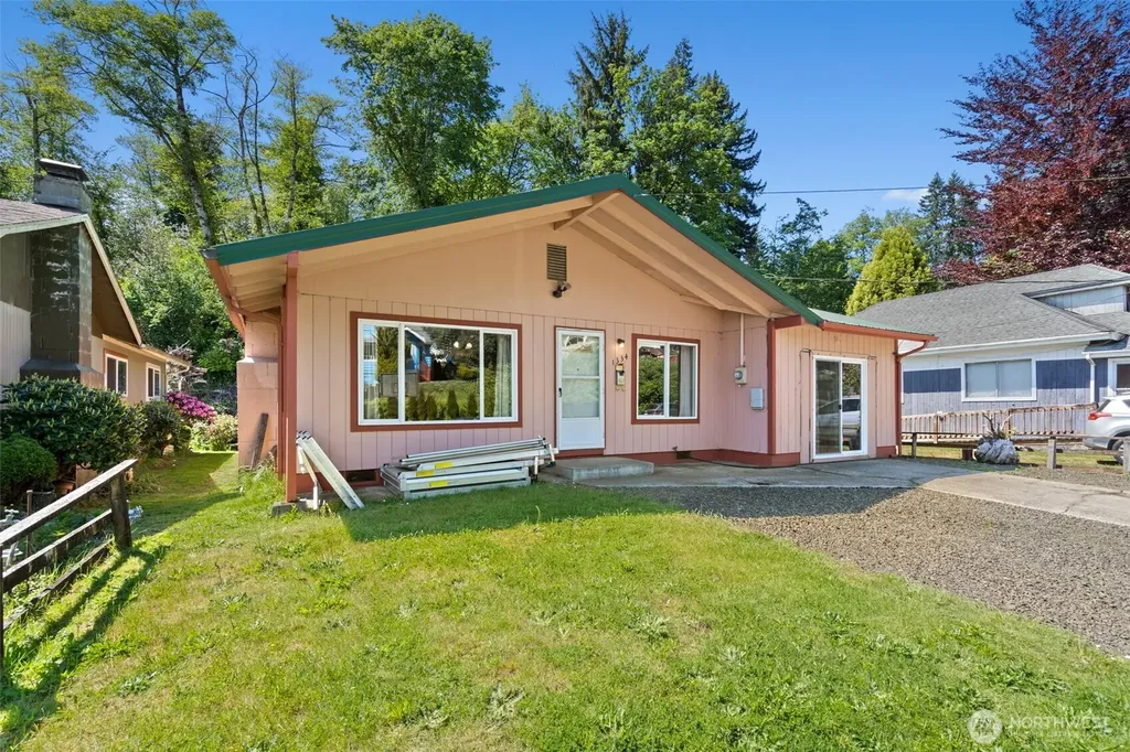 1334 Larch Street Raymond WA 98577