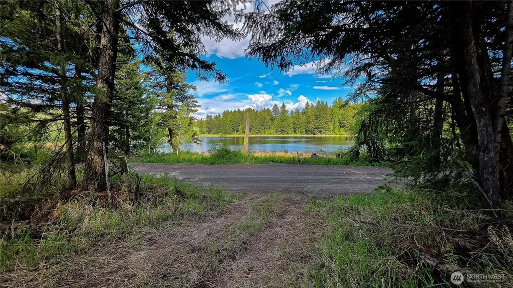 196 Davies Road Oroville WA 98844