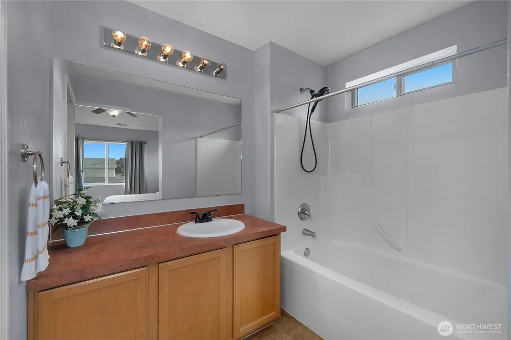 7604 Traditions Avenue NE Lacey WA 98516