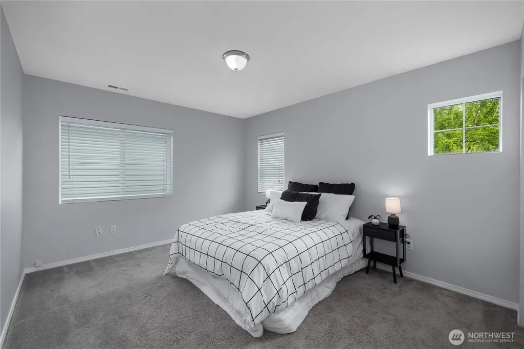 7604 Traditions Avenue NE Lacey WA 98516