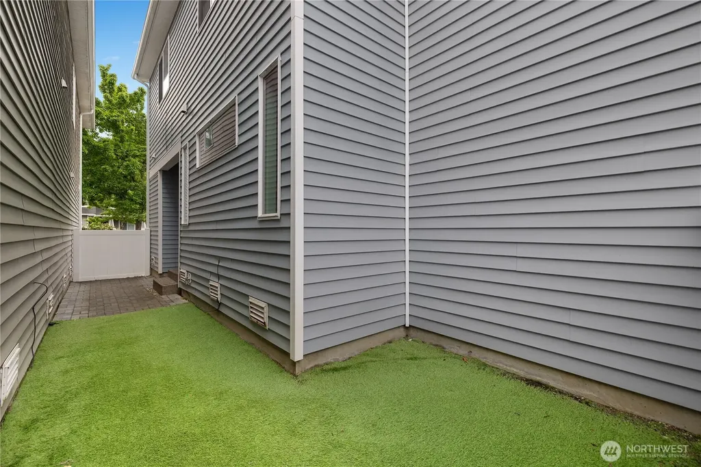 7604 Traditions Avenue NE Lacey WA 98516