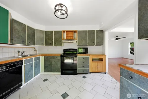 10330 Stone Avenue N Seattle WA 98133