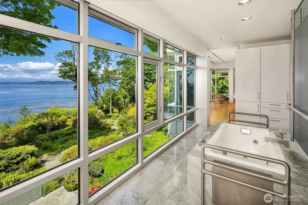 22200 Chinook Road Woodway WA 98020