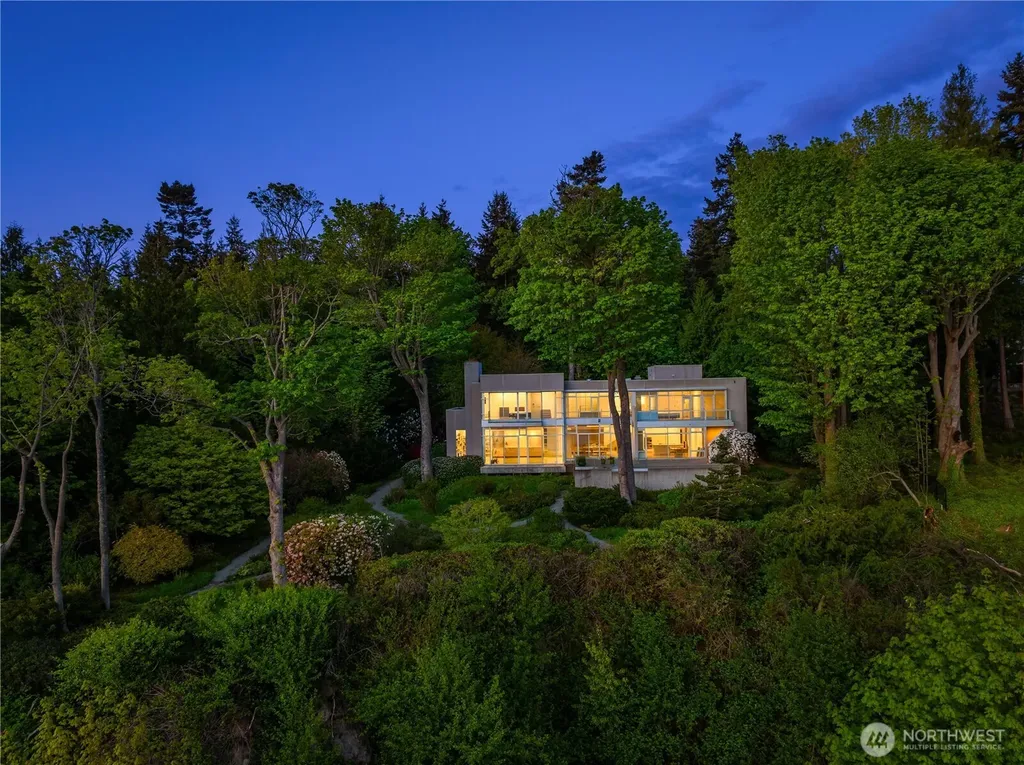 22200 Chinook Road Woodway WA 98020