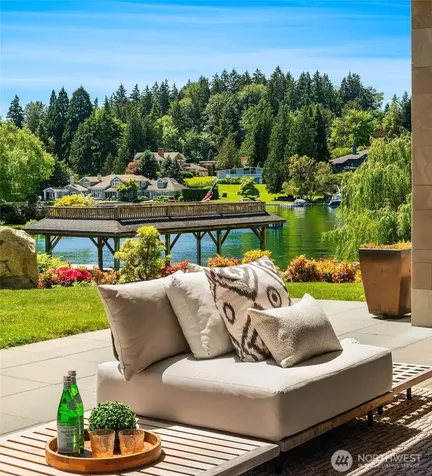 3253 Hunts Point Road Bellevue WA 98004