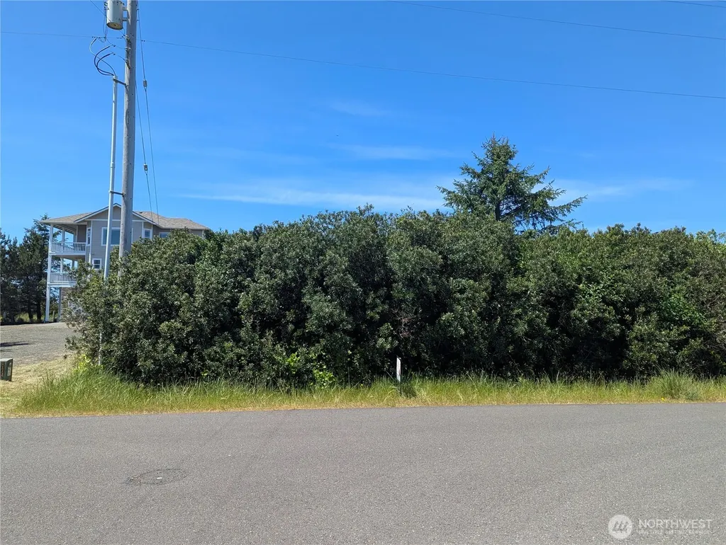 763 S Sand Dune Avenue SW Ocean Shores WA 98569