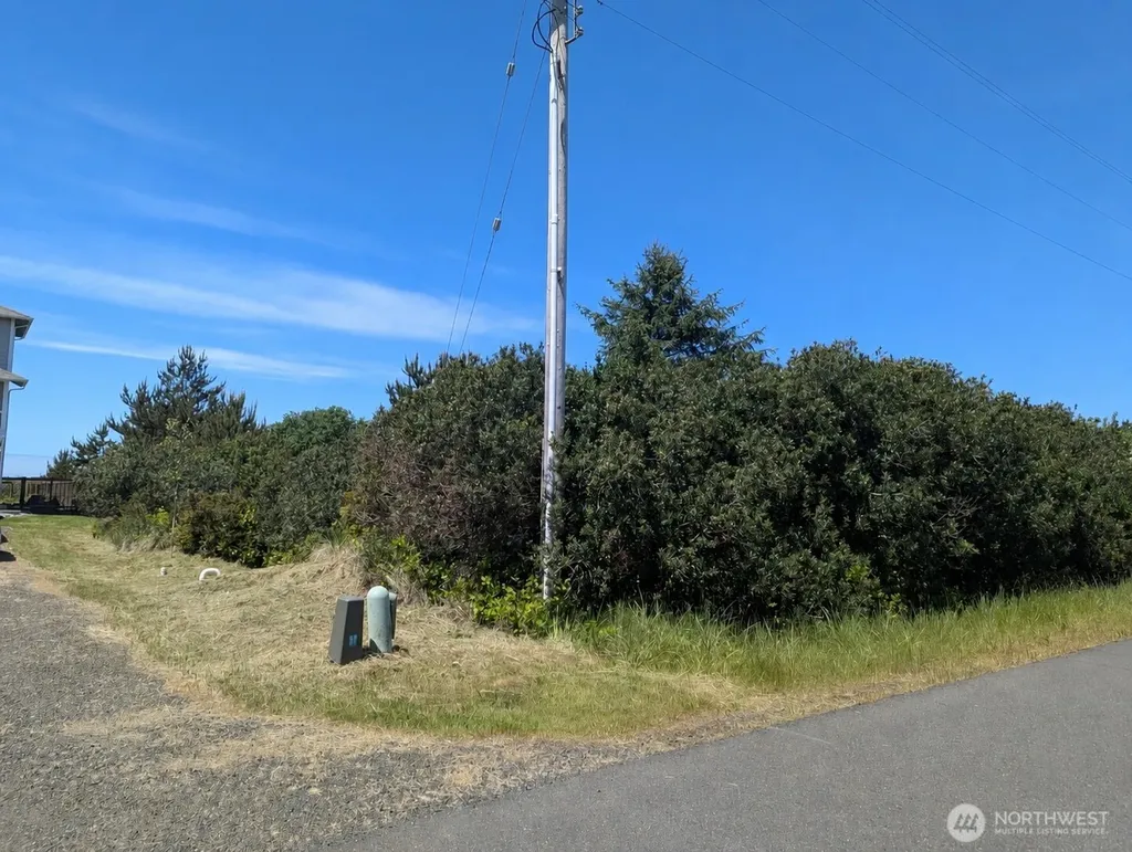 763 S Sand Dune Avenue SW Ocean Shores WA 98569