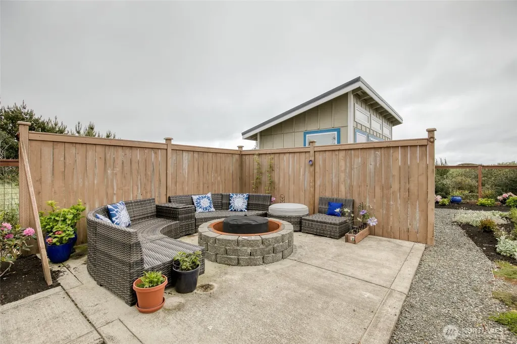 769 S Sand Dune Avenue SW Ocean Shores WA 98569