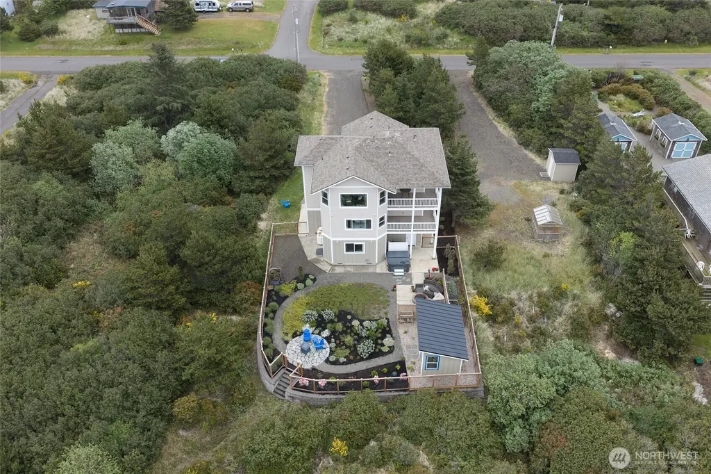 769 S Sand Dune Avenue SW Ocean Shores WA 98569