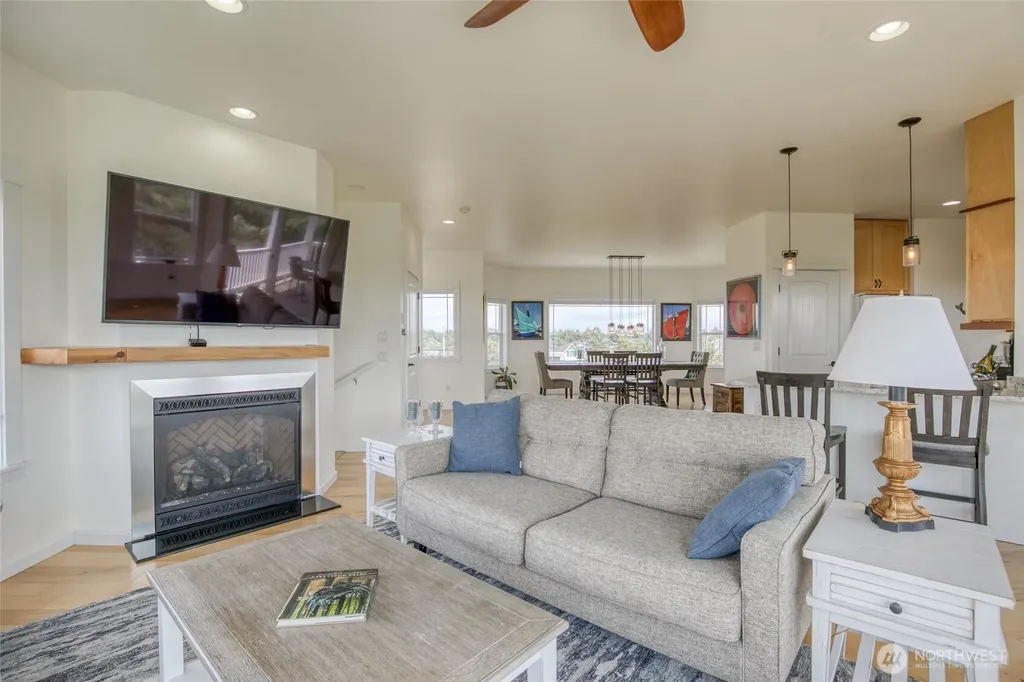 769 S Sand Dune Avenue SW Ocean Shores WA 98569