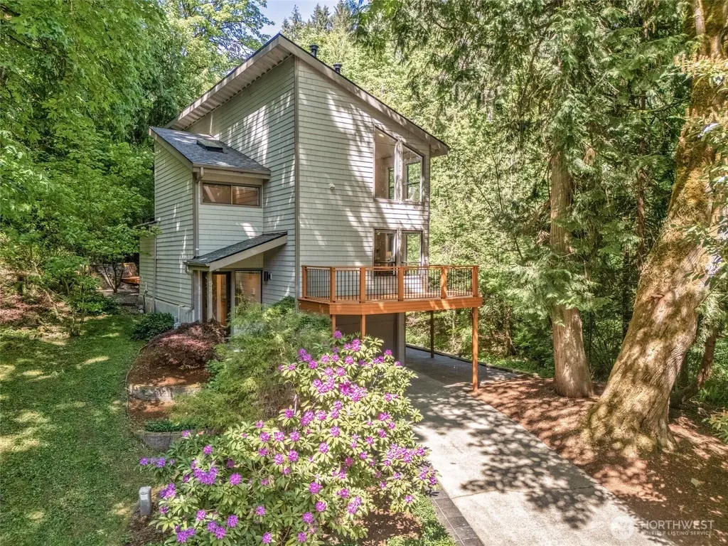 520 176th Lane NE Bellevue WA 98008