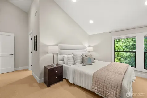 520 176th Lane NE Bellevue WA 98008