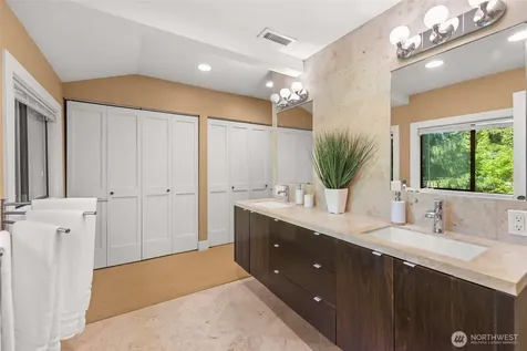 520 176th Lane NE Bellevue WA 98008