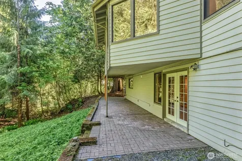 520 176th Lane NE Bellevue WA 98008