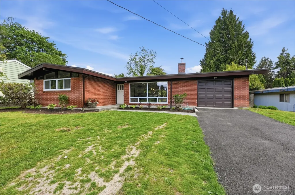 627 SW Normandy Road Normandy Park WA 98166