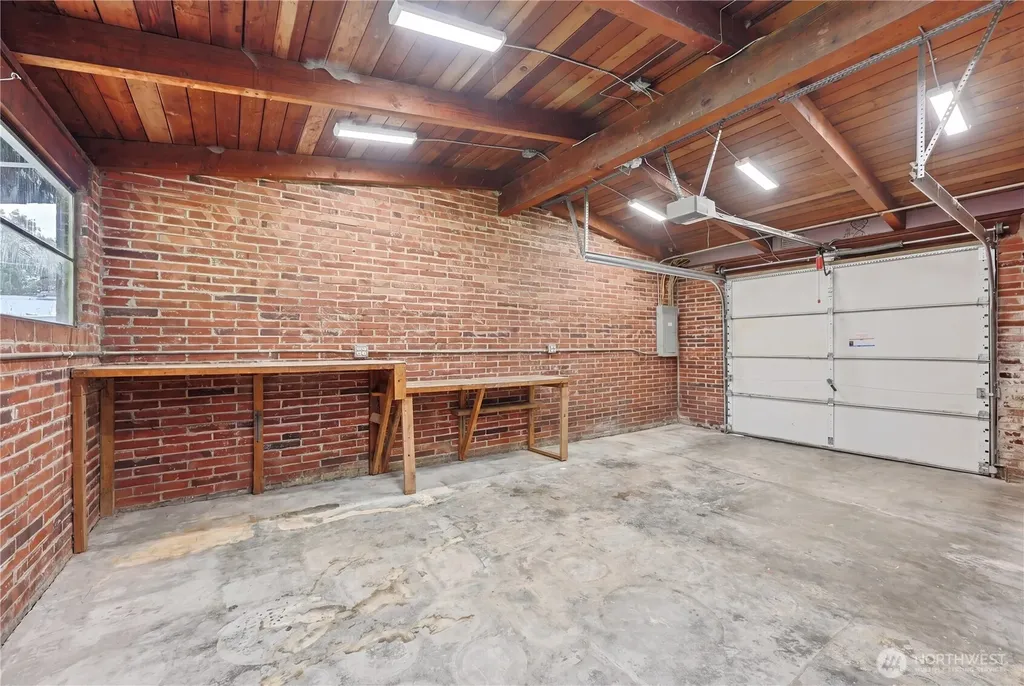 627 SW Normandy Road Normandy Park WA 98166
