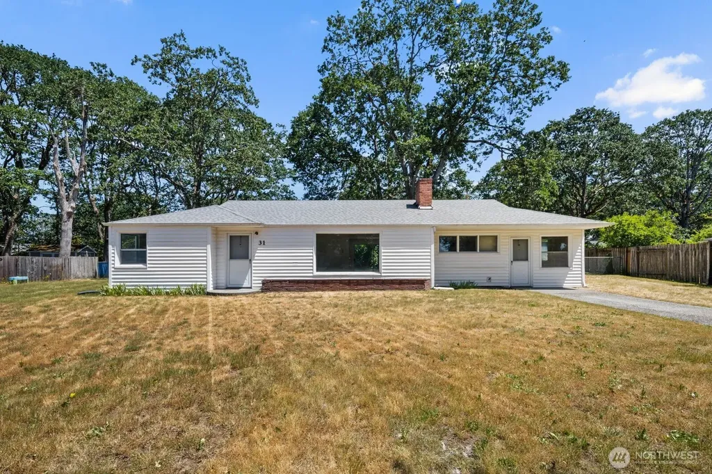 31 Crescent Cir SW Lakewood WA 98499