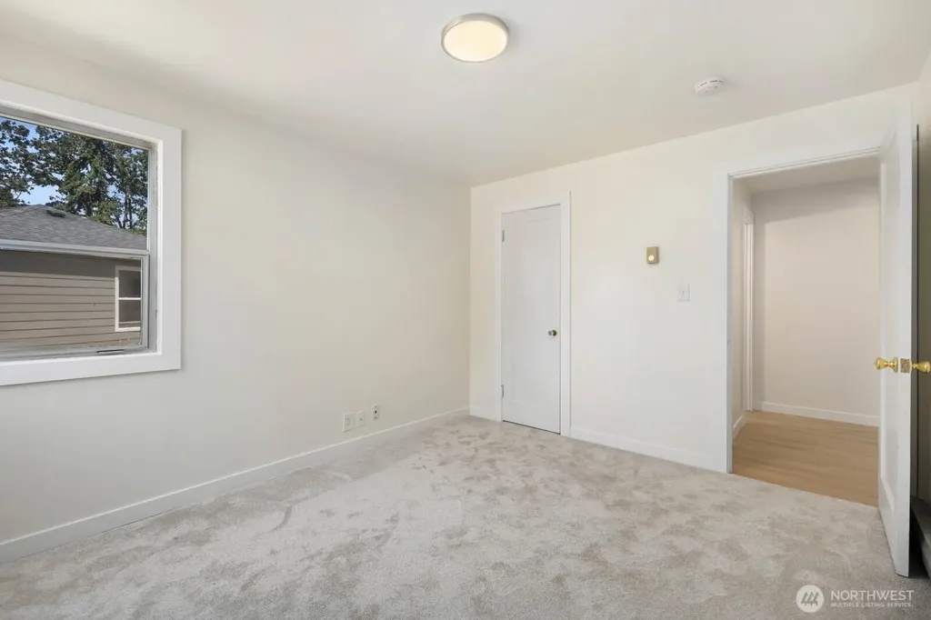 31 Crescent Cir SW Lakewood WA 98499