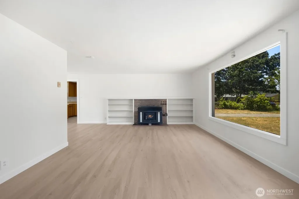 31 Crescent Cir SW Lakewood WA 98499
