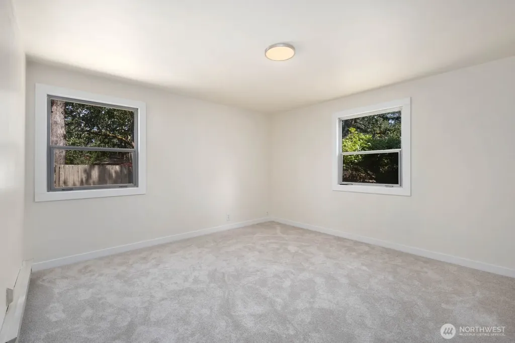 31 Crescent Cir SW Lakewood WA 98499