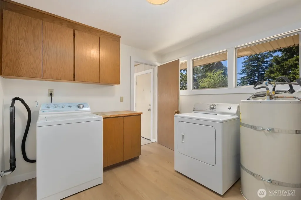 31 Crescent Cir SW Lakewood WA 98499