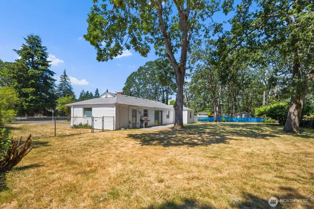 31 Crescent Cir SW Lakewood WA 98499
