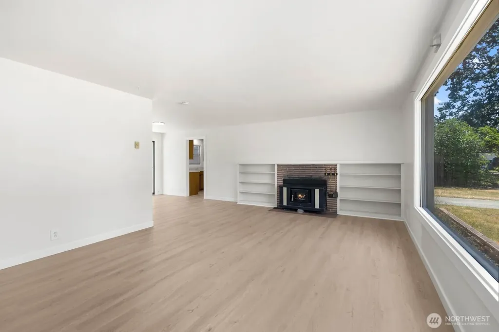 31 Crescent Cir SW Lakewood WA 98499