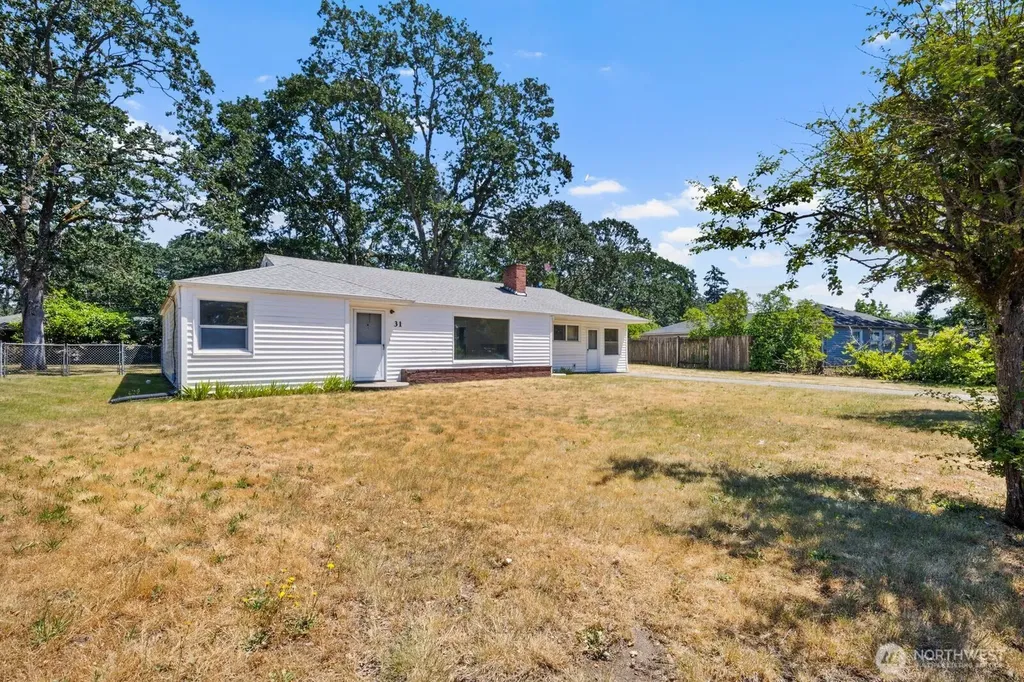 31 Crescent Cir SW Lakewood WA 98499