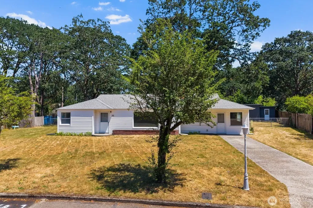 31 Crescent Cir SW Lakewood WA 98499