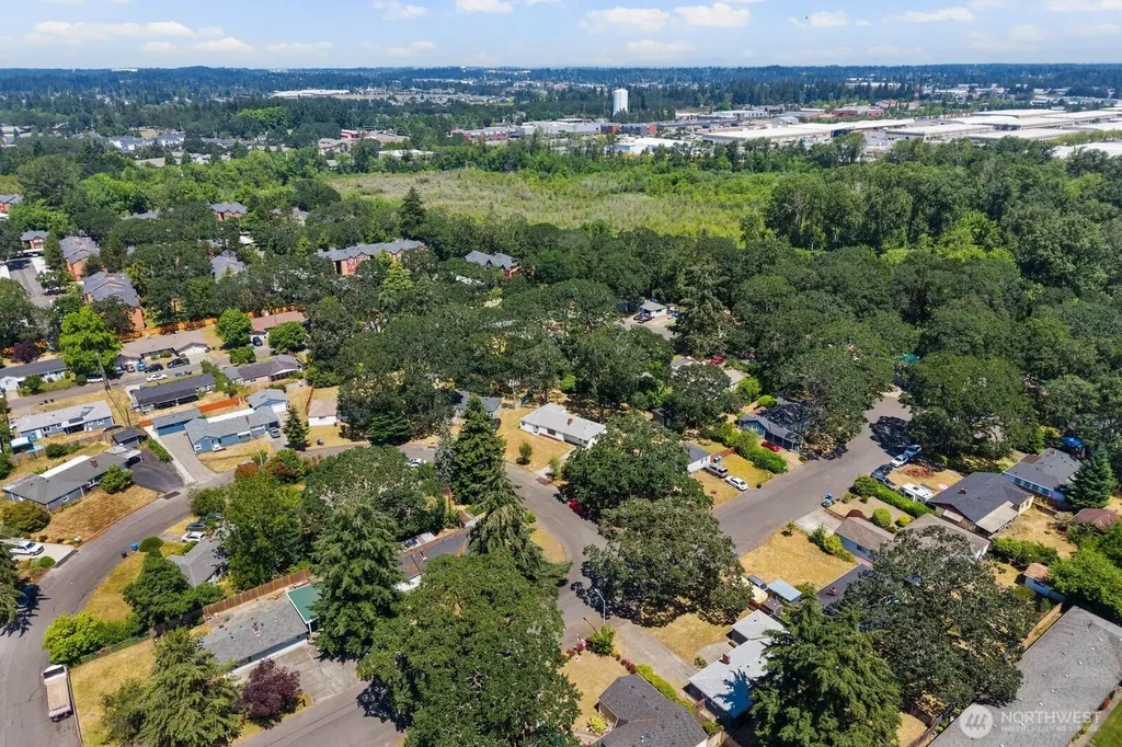 31 Crescent Cir SW Lakewood WA 98499