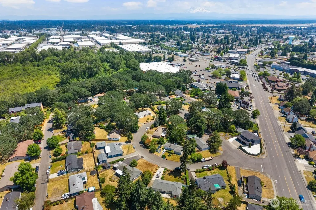 31 Crescent Cir SW Lakewood WA 98499