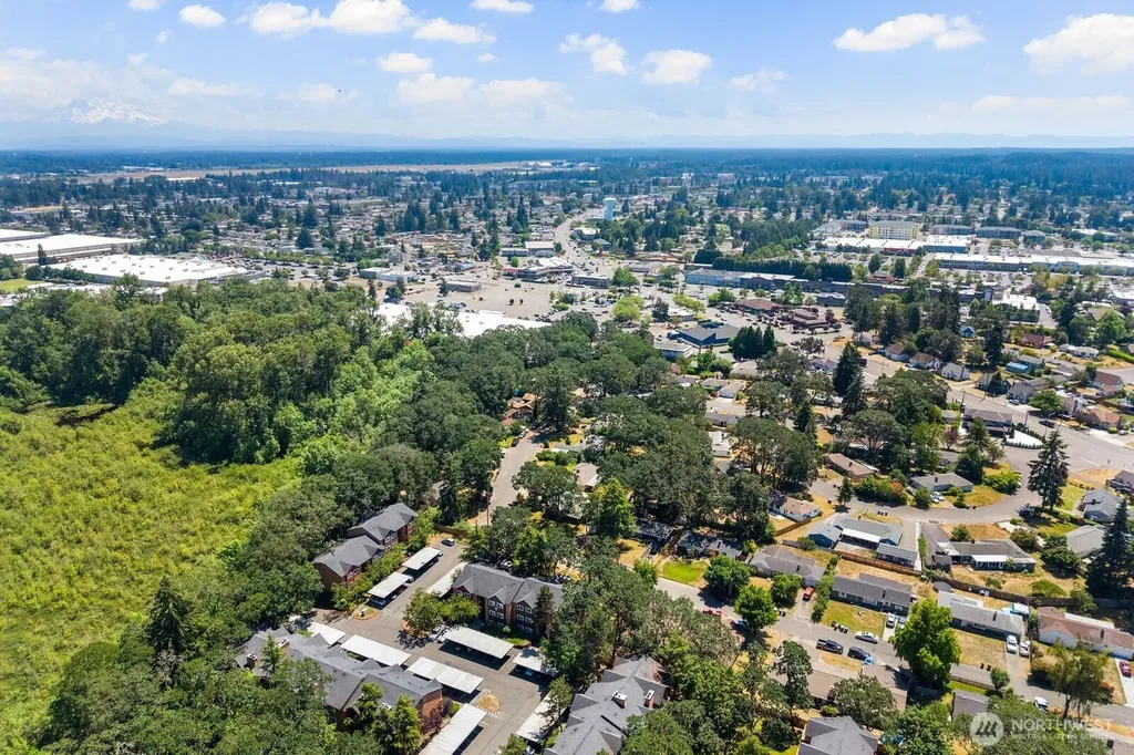 31 Crescent Cir SW Lakewood WA 98499