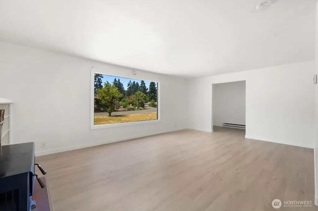 31 Crescent Cir SW Lakewood WA 98499