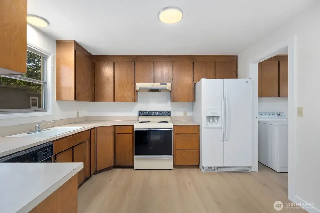 31 Crescent Cir SW Lakewood WA 98499