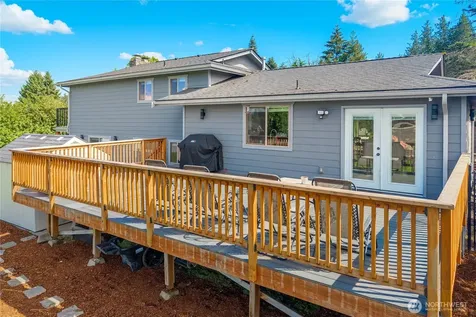 11719 8th Street E Edgewood WA 98372