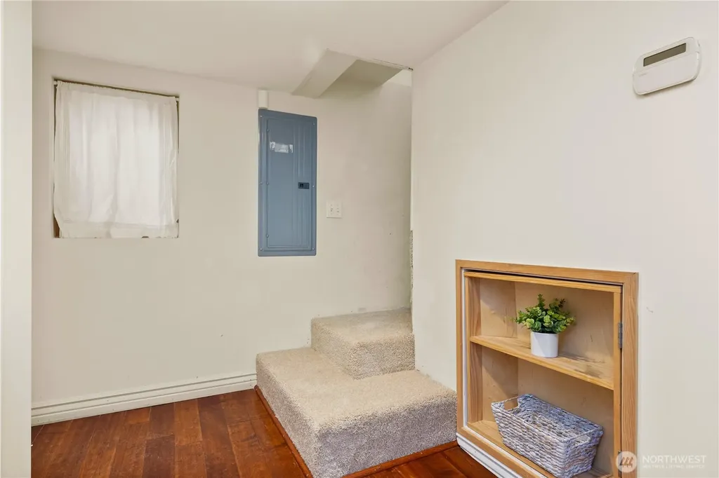 547 NE 91st Street Seattle WA 98115