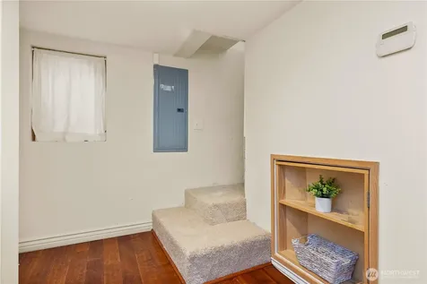 547 NE 91st Street Seattle WA 98115