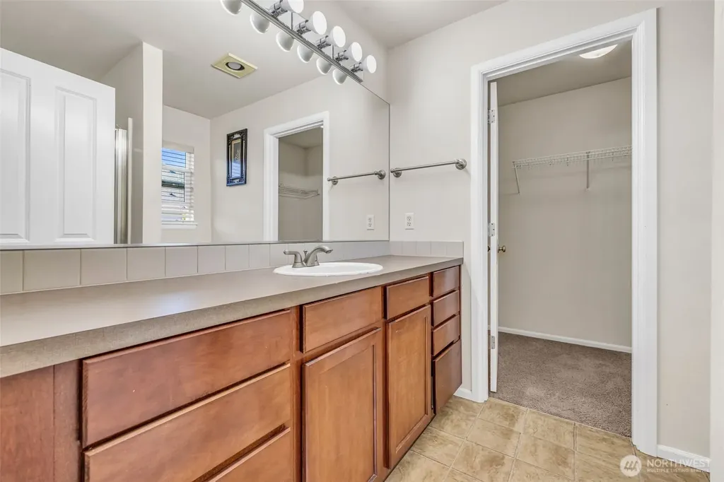 6048 Park Street E Fife WA 98424
