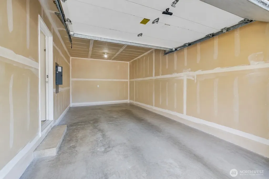 6048 Park Street E Fife WA 98424