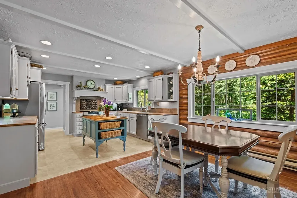 8343 Glenwood Road SW Port Orchard WA 98367