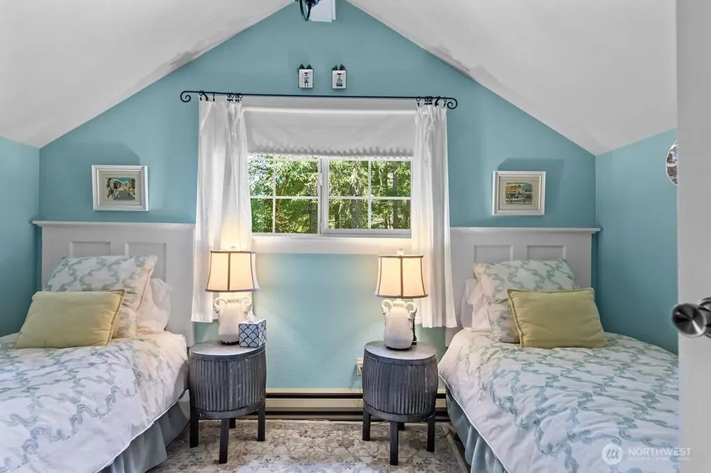 8343 Glenwood Road SW Port Orchard WA 98367