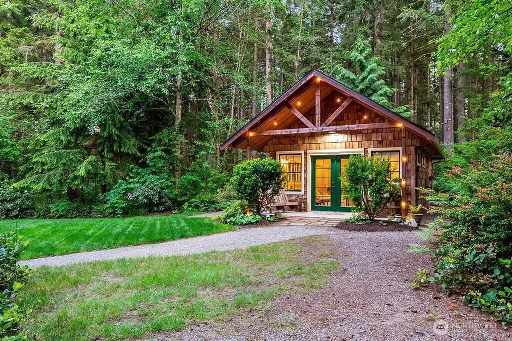 8343 Glenwood Road SW Port Orchard WA 98367