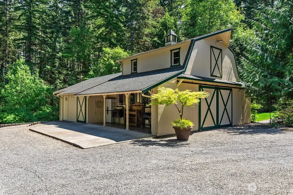 8343 Glenwood Road SW Port Orchard WA 98367
